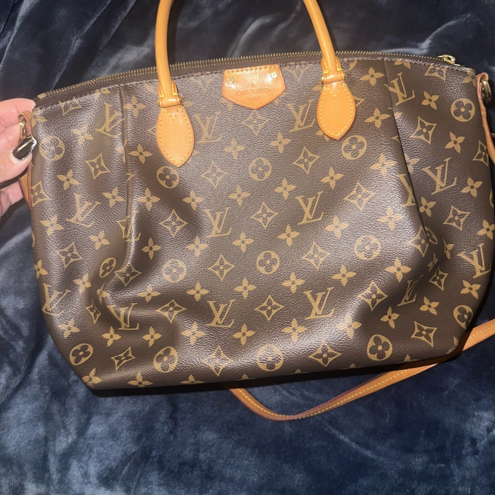 SOLD!!!**Louis Vuitton Turenne MM